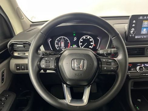 Certified 2025 Honda Pilot Touring image 25