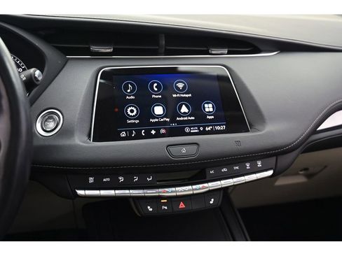 Used 2021 Cadillac XT4 Luxury w/ Cold Weather Package image 15