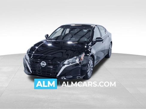Used 2025 Nissan Altima 2.5 SV FWD image 1