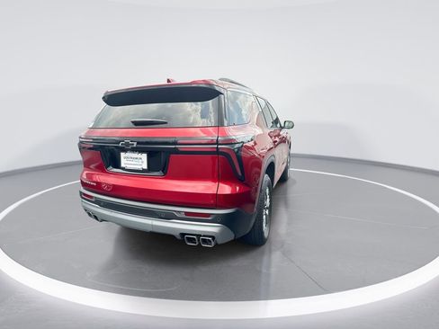 New 2025 Chevrolet Traverse LT w/ Enhanced Driving Package image 8