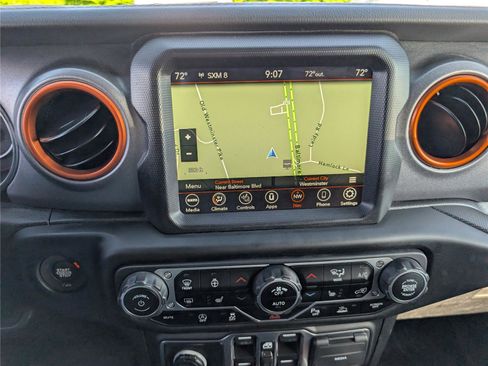 Used 2020 Jeep Gladiator Mojave AWD/4WD image 26