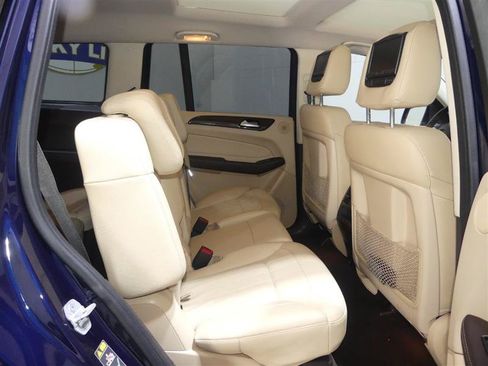 Used 2017 Mercedes-Benz GLS 450 4MATIC image 28
