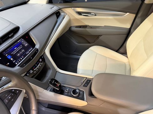 Used 2020 Cadillac XT5 Premium Luxury FWD image 37