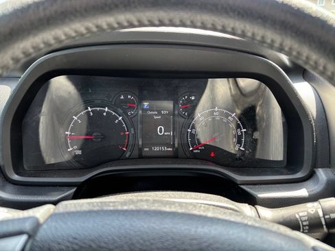 Used 2022 Toyota 4Runner SR5 Premium w/ Moonroof Package RWD image 15