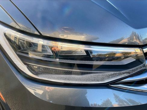 Used 2024 Volkswagen Tiguan SE image 26