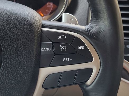 Used 2015 Jeep Grand Cherokee Limited w/ Trailer Tow Group IV image 15