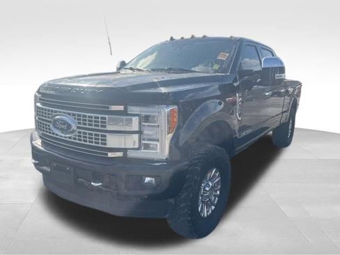 Used 2019 Ford F250 Platinum w/ Platinum Ultimate Package AWD/4WD image 3