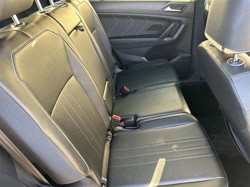 Certified 2023 Volkswagen Tiguan SE R-Line image 10