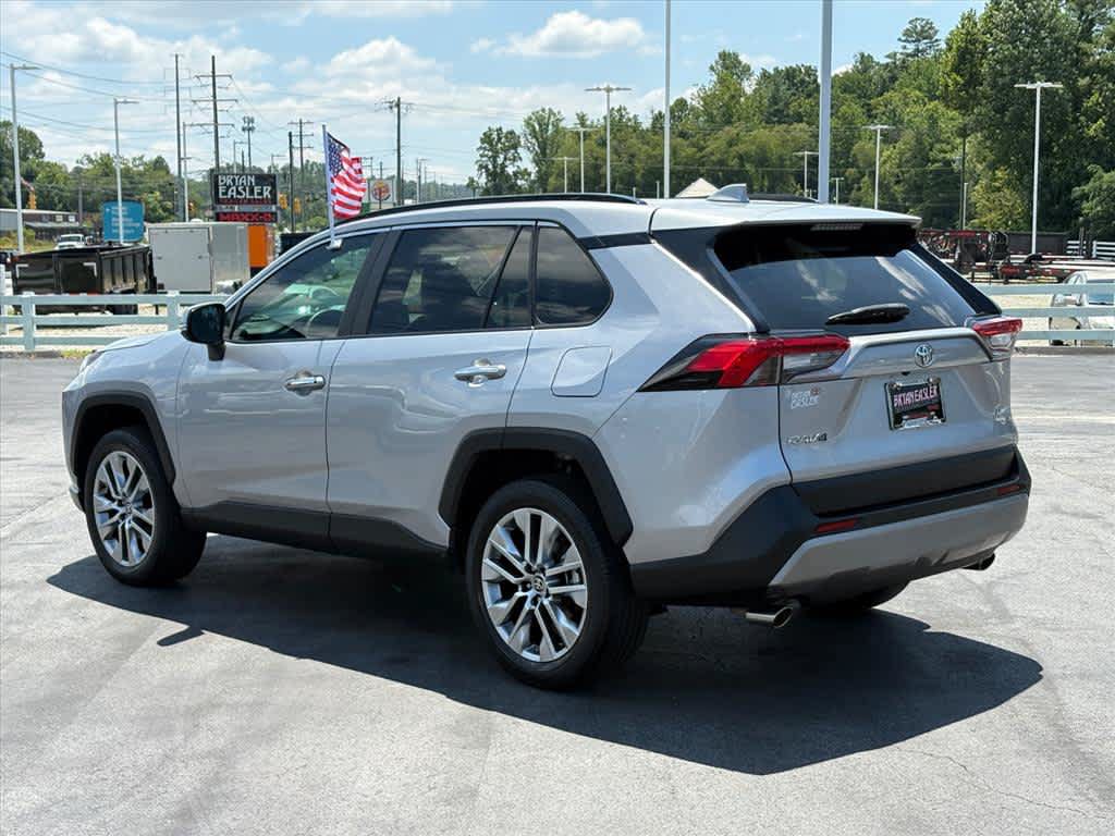 Used 2022 Toyota RAV4 Limited FWD image 27
