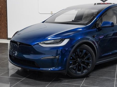 Used 2022 Tesla Model X image 9