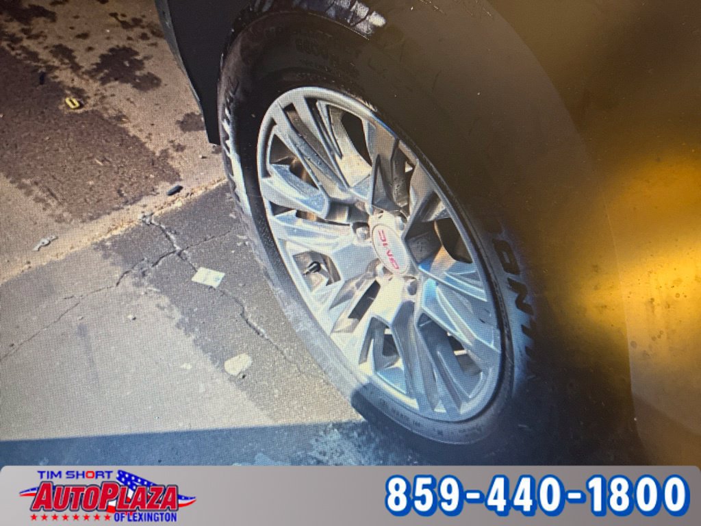 Used 2025 GMC Yukon Denali AWD/4WD image 7