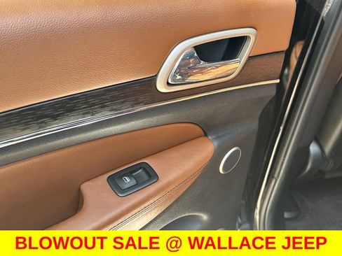 Used 2016 Jeep Grand Cherokee Summit w/ Platinum Series Group AWD/4WD image 14