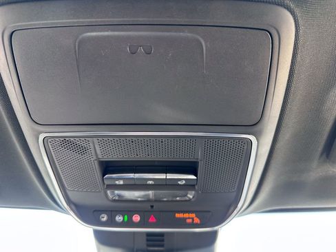 Used 2024 GMC Acadia Denali image 27