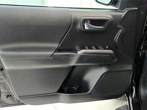 Certified 2023 Toyota Tacoma TRD Off-Road image 21