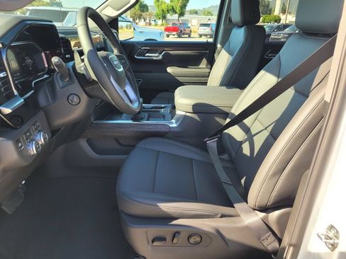 New 2026 GMC Sierra 1500 SLT w/ SLT Premium Package AWD/4WD image 11