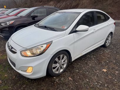 Used 2012 Hyundai Accent GLS w/ Premium Pkg 3