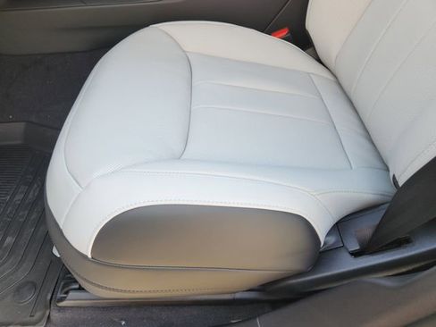 New 2026 Land Rover Range Rover Sport Dynamic SE AWD/4WD image 17