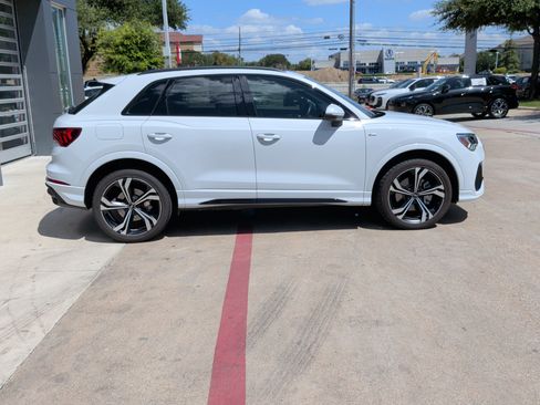 Used 2023 Audi Q3 2.0T Premium Plus w/ Premium Plus Package AWD/4WD image 11