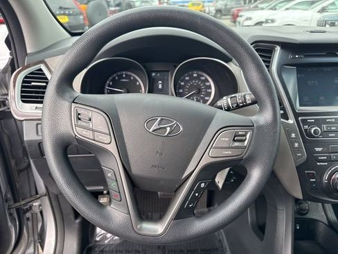 Used 2017 Hyundai Santa Fe SE AWD/4WD image 21