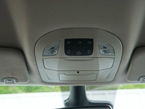 Used 2024 Chrysler Pacifica Touring-L FWD image 26