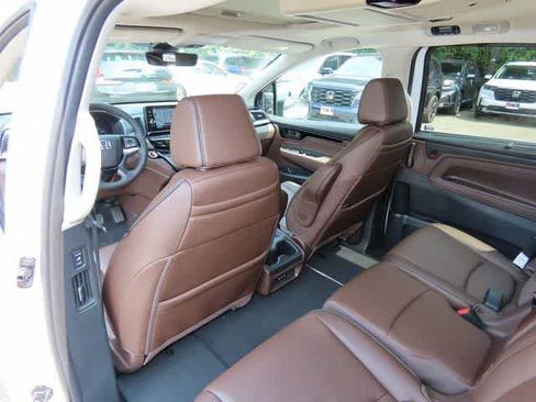 New 2026 Honda Odyssey Touring image 16