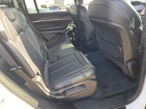 Certified 2022 Jeep Grand Cherokee L Limited AWD/4WD image 9