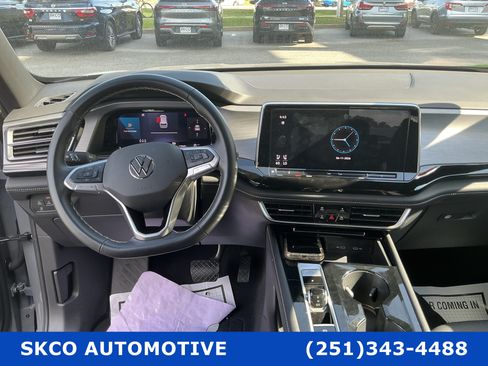 Used 2025 Volkswagen Atlas Cross Sport SE AWD/4WD image 15