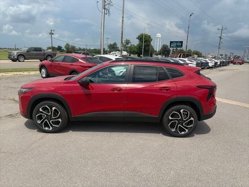 New 2026 Chevrolet Trax RS w/ Driver Confidence Package FWD image 3