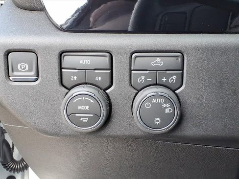 Used 2026 Chevrolet Silverado 1500 LT AWD/4WD image 28