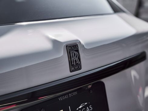 Used 2024 Rolls-Royce Cullinan Black Badge image 12