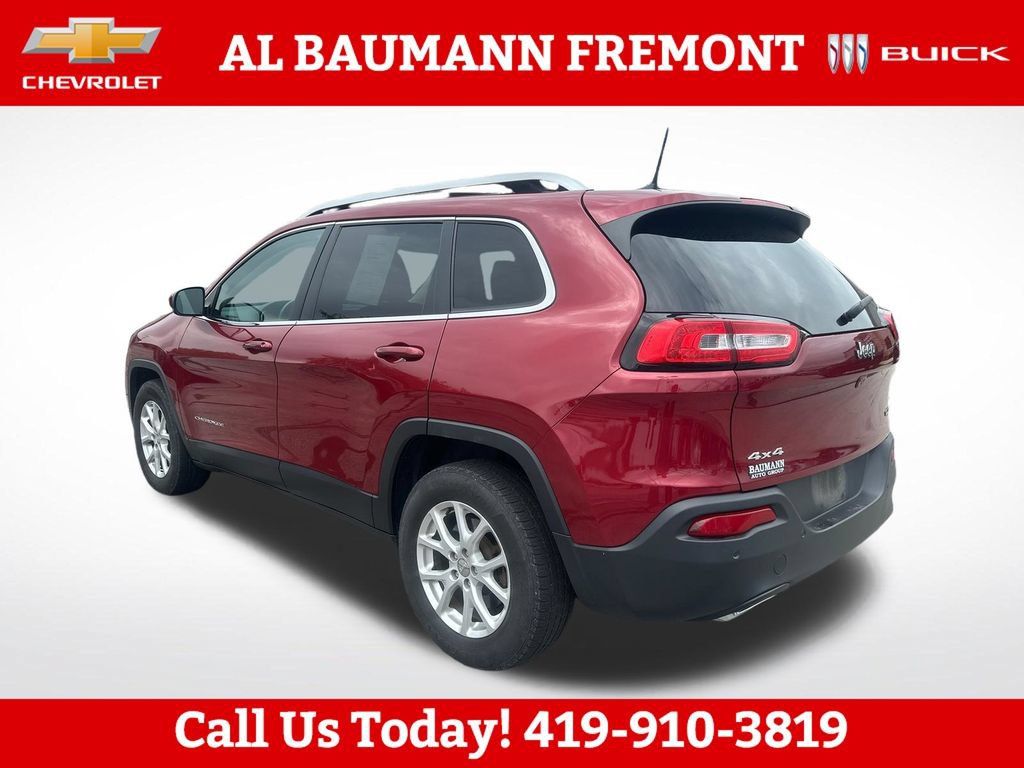 Used 2017 Jeep Cherokee Latitude w/ Safety/Convenience Group AWD/4WD image 3