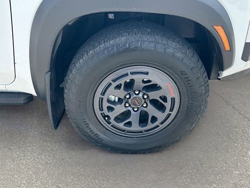 Used 2025 Nissan Frontier PRO-4X AWD/4WD image 28