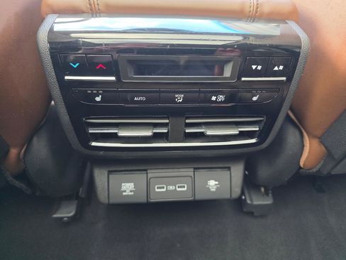 Used 2024 Acura MDX SH-AWD w/ Advance Package image 22