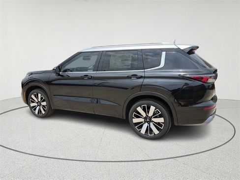 New 2025 Mitsubishi Outlander SEL image 8