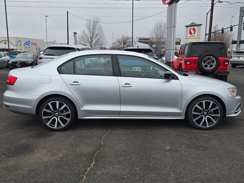 Used 2015 Volkswagen Jetta S image 6