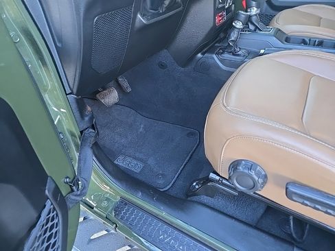 Used 2023 Jeep Wrangler Unlimited Rubicon w/ Safety Group image 39