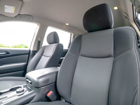 Used 2020 Nissan Pathfinder S AWD/4WD image 6