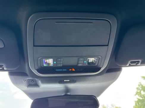 Used 2025 Ford Explorer ST-Line w/ ST-Line Street Pack AWD/4WD image 45