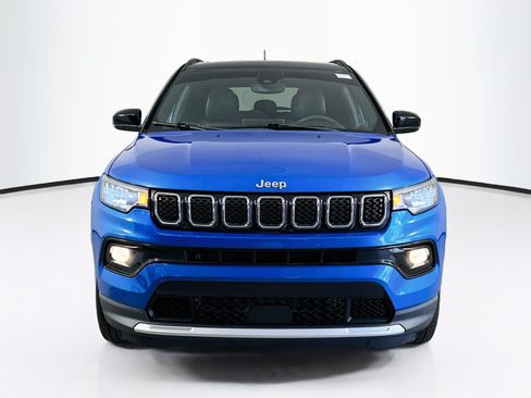 Used 2023 Jeep Compass Limited w/ Sun and Sound Group AWD/4WD image 2