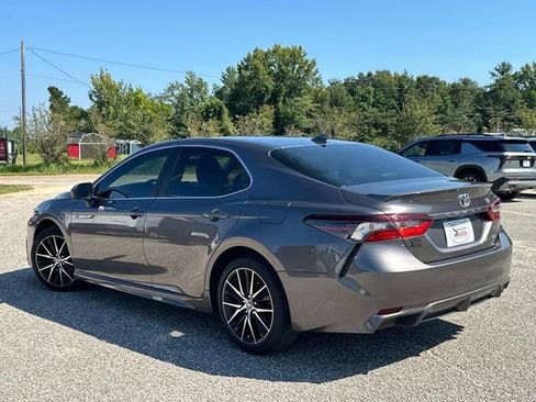 Used 2023 Toyota Camry SE image 10