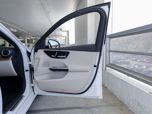 Used 2024 Mercedes-Benz C 300 Sedan image 25