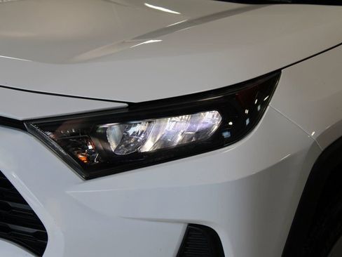 Used 2021 Toyota RAV4 LE image 2