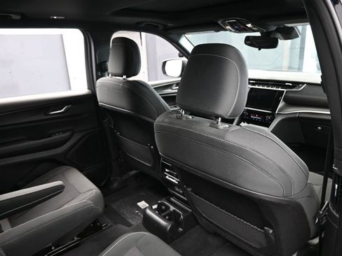 Used 2024 Jeep Grand Cherokee L Laredo image 41