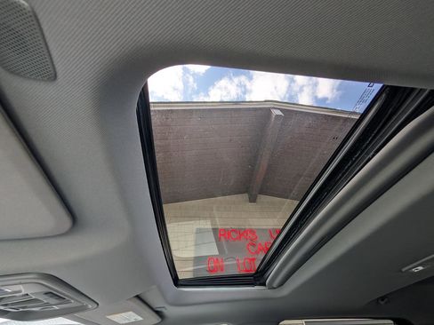 Used 2019 Chevrolet Silverado 1500 RST image 19