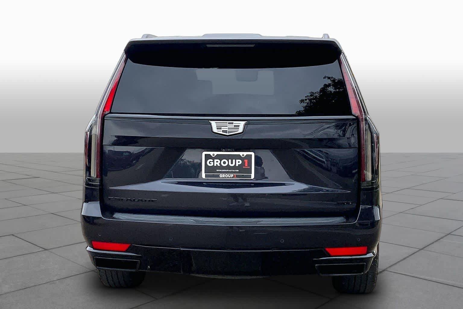 Used 2022 Cadillac Escalade Sport Platinum w/ Heavy-Duty Trailer Package AWD/4WD image 5