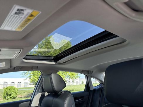 Used 2024 Honda Civic Touring image 4