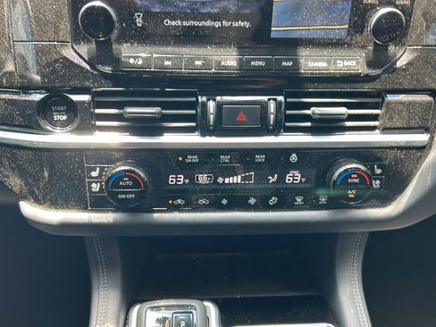 Used 2025 Nissan Pathfinder Platinum FWD image 25