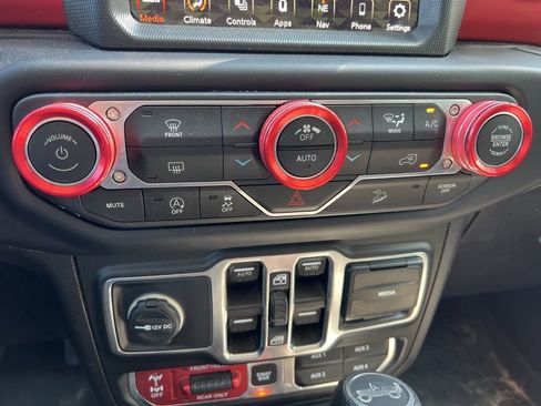 Certified 2018 Jeep Wrangler Unlimited Rubicon image 22