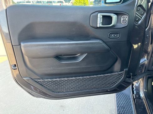 Used 2022 Jeep Wrangler Unlimited Sahara image 13