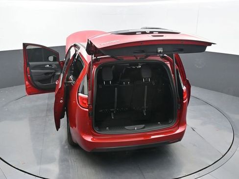 New 2025 Chrysler Voyager LX image 71